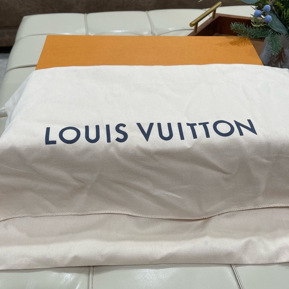 Used Bond street LouisVuitton shoulder bag - Picture 10 of 11